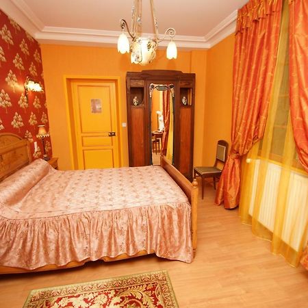 Le Manoir Des Arts Bed & Breakfast Saint-Samson-de-Bonfosse Bagian luar foto